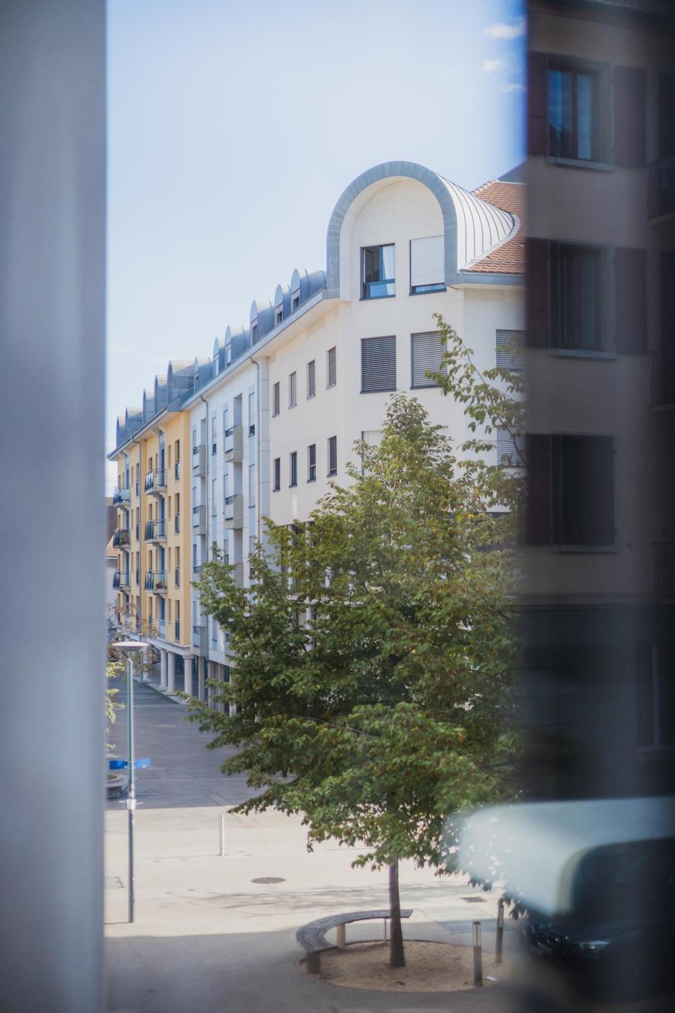 Hotel Base Nyon Exterior foto